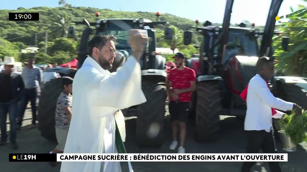 Ce samedi matin, l'heure était à la bénédiction des tracteurs et couteaux dans le Sud.