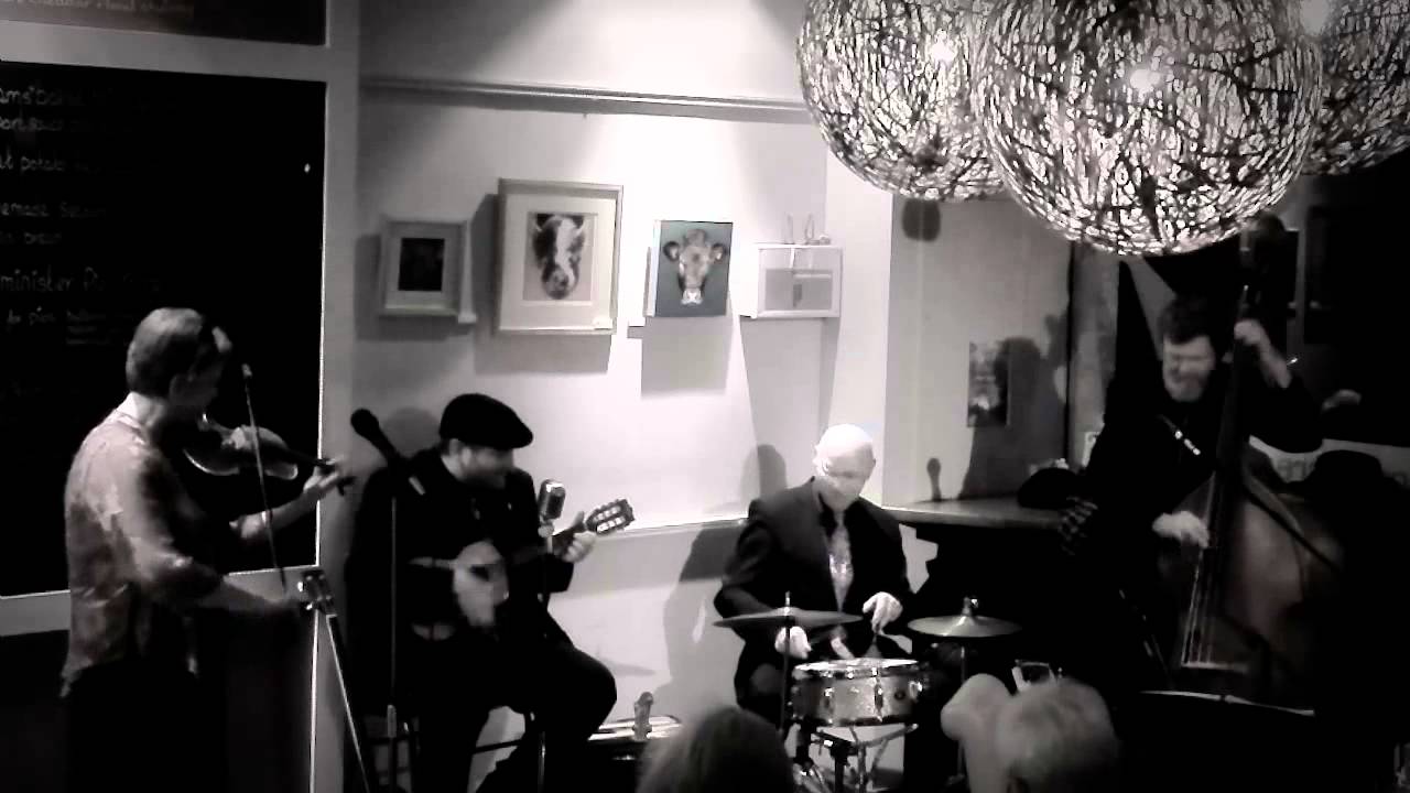 Nagasaki - The Night Owls (Jazz ukulele and vintage swing)