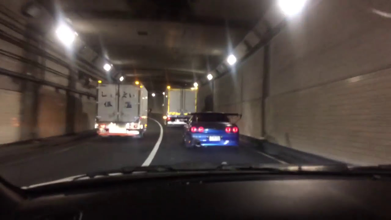 Tokyo 首都高 C1 R33 GTR vs R32 GTR