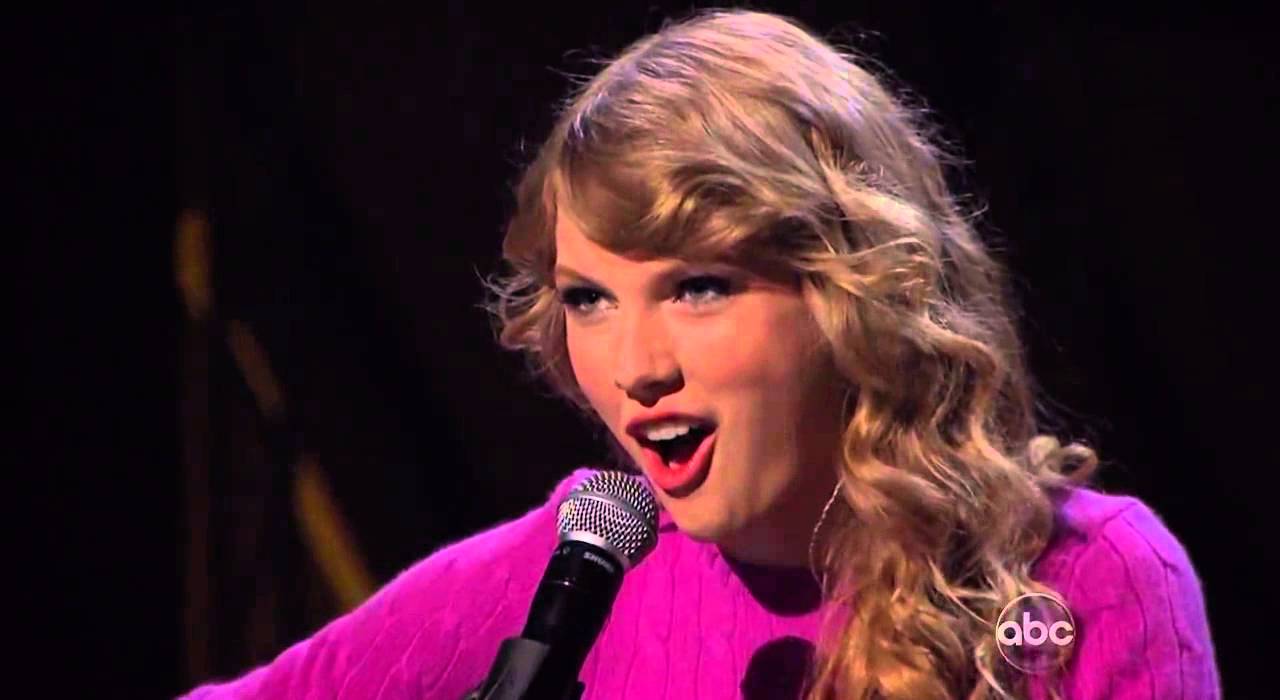 taylor swift - ours (live@cma awards).MP4