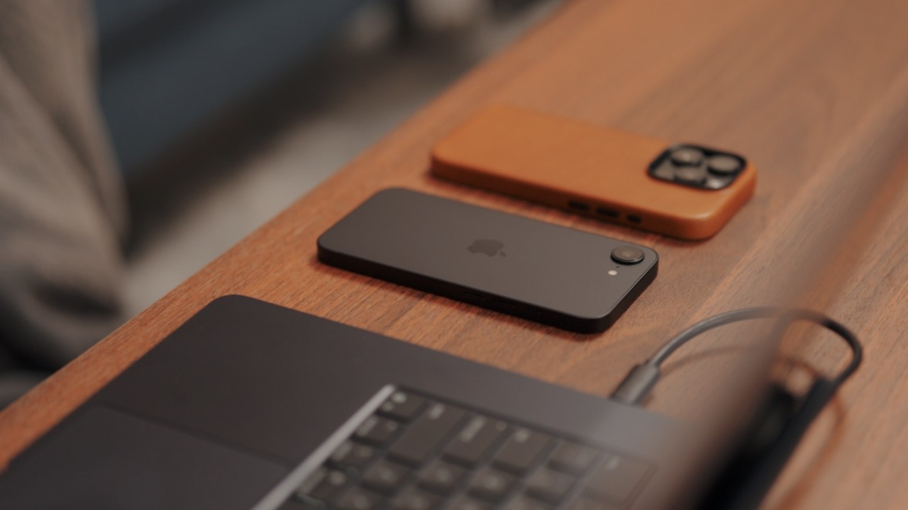 iPhone 16E - No Charging Needed