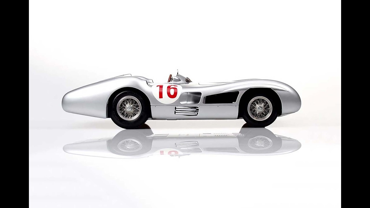 CMC M-059 Mercedes-Benz W196R Sir Stirling Moss Signature Edition