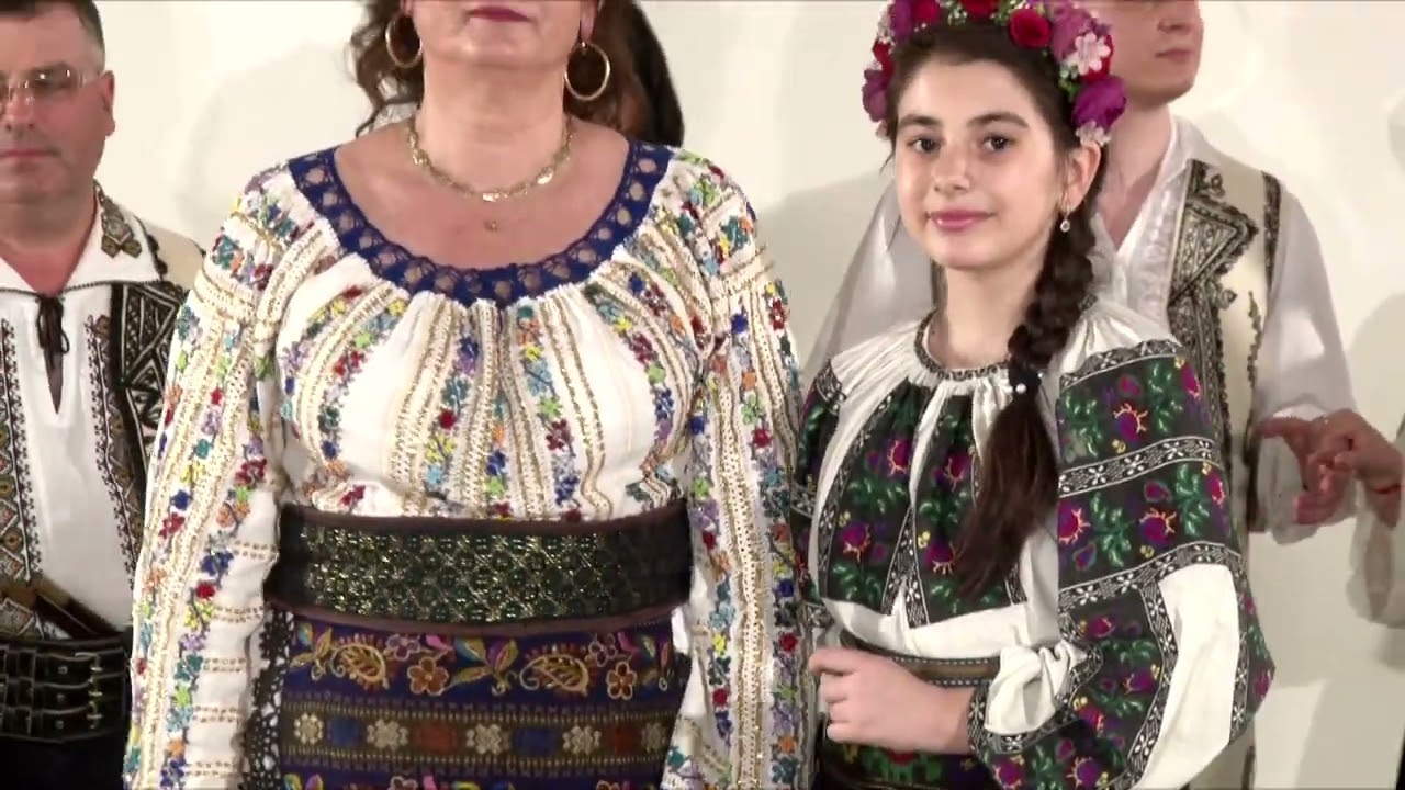 Nela și Ana Maria Baltă -  Vă cântă mama și fata
