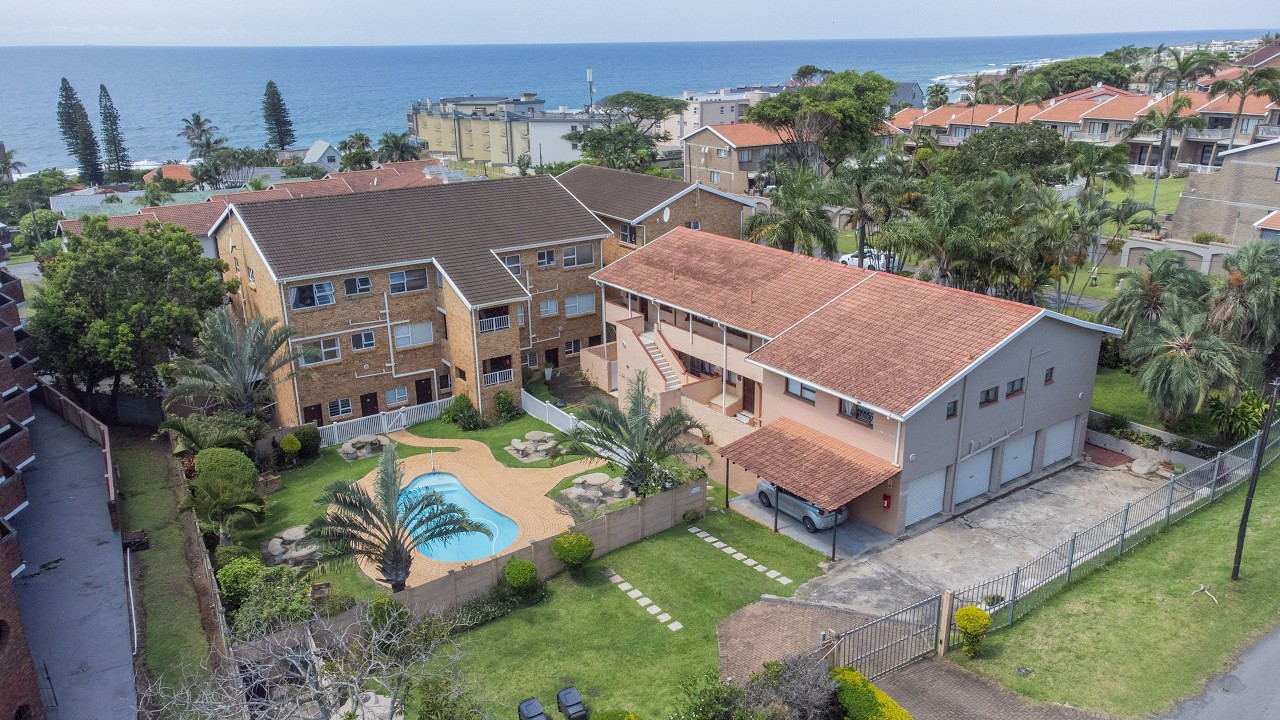Coastal Living: Uvongo Home with Garden, Pool & Ocean Views