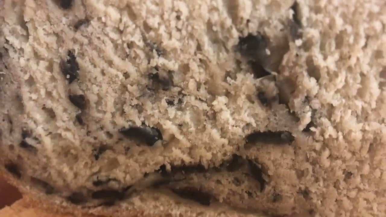 Pan de aceitunas en panificadora