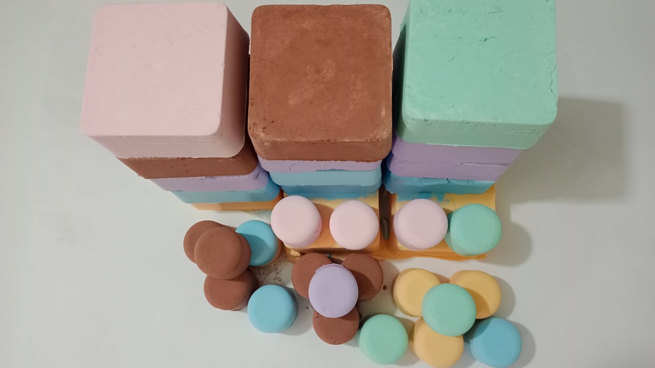 Colourful baking soda crush 🤤 satisfying video #asmr #bakingsoda 😄