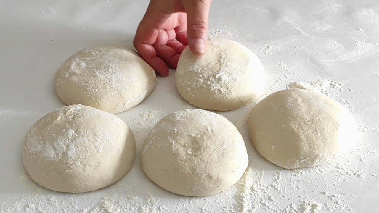 Priprema jufke za pitu! Cijeli postupak pripreme tijesta, razvijanje... PITA sa krompirom!