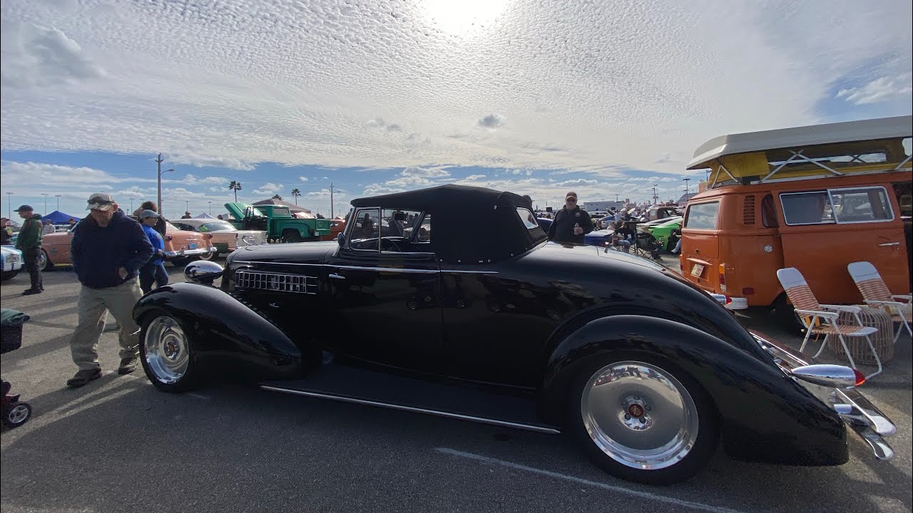 Another beautiful day at Daytona Turkey Run Show
