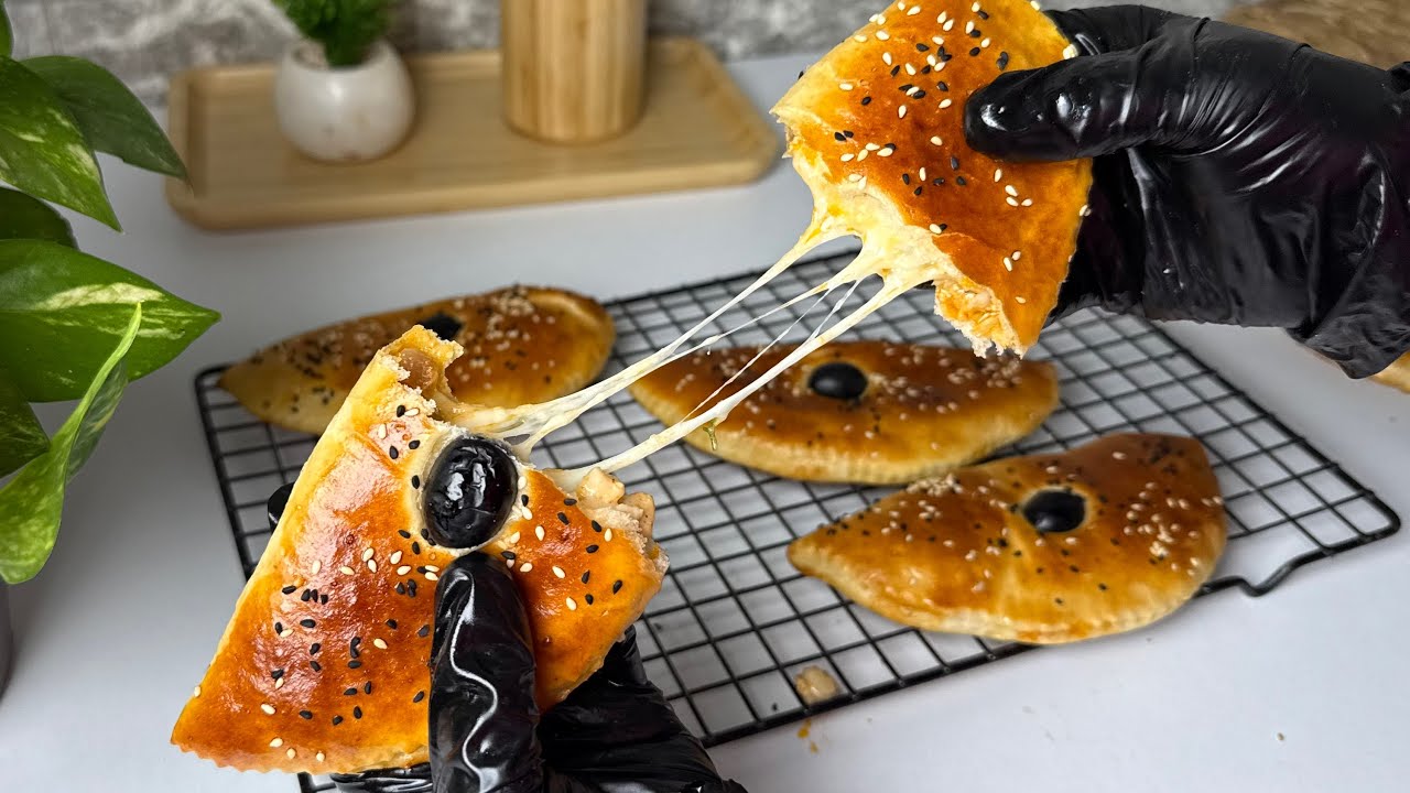 هذي هي وصفة السوفلي لي أدمنت عليها😮 بعجينة خفيــيفة وحشو بنييين😋 ومتأكدة اذا جربتوها متبدلوهاش 👍