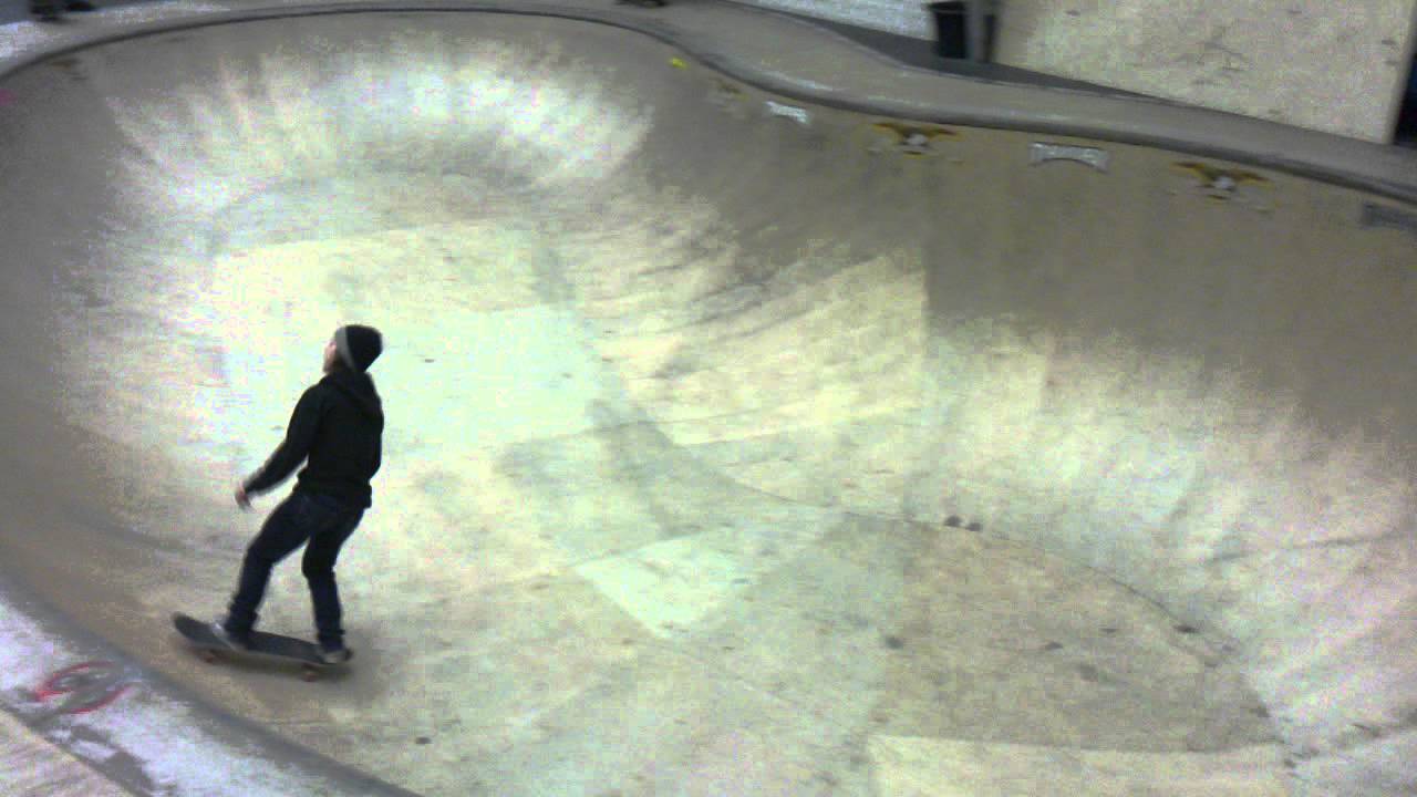 Pool Skating at Stockholm Skate Park 20100324