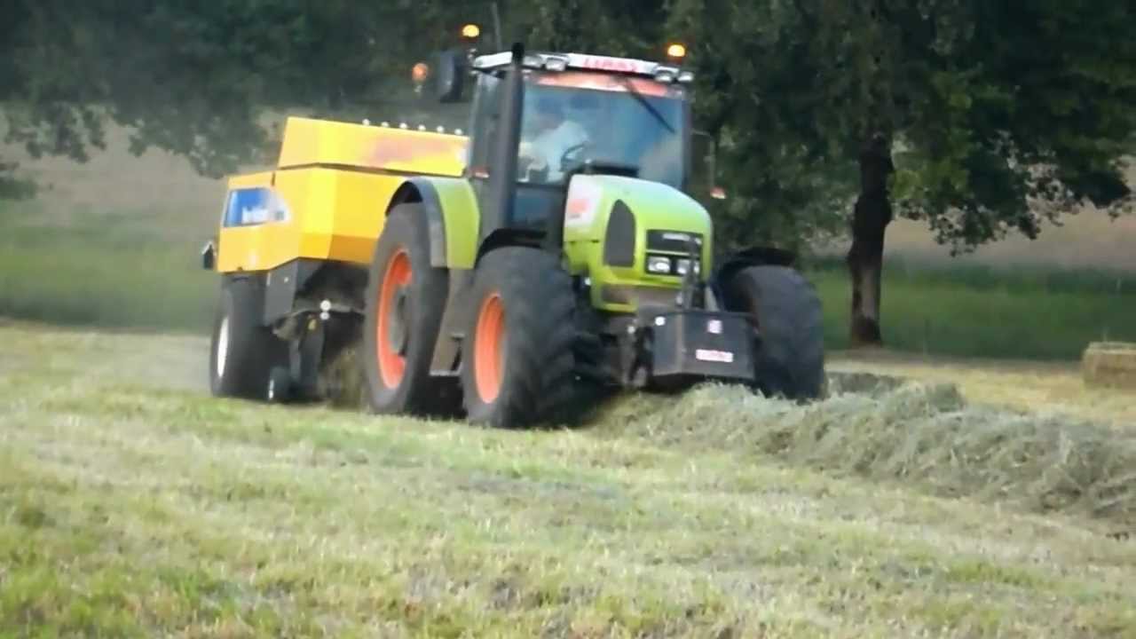 Pressage avec Claas Ares 836 RZ et presse New Holland BB950A