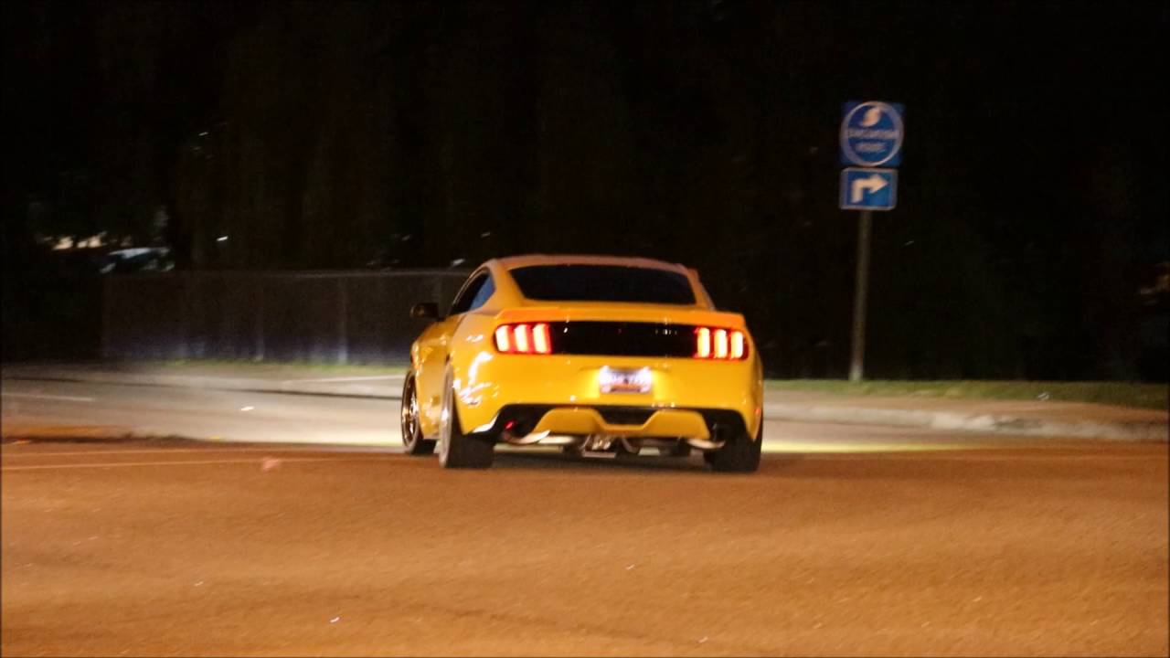 Mustang Week 2016 Pullouts and Burnouts