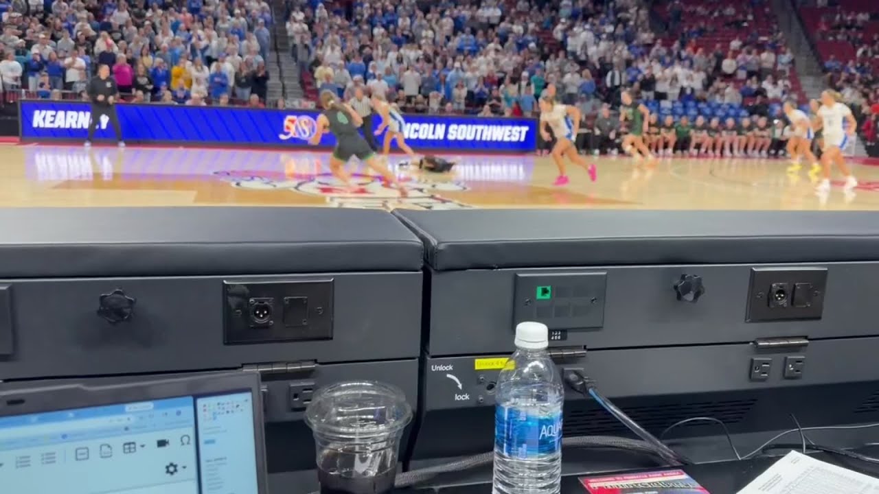 Midcourt collision results in Kearney steal late in 4th quarter