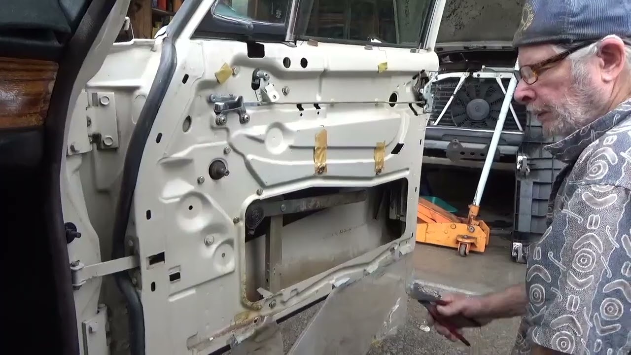 Mercedes-Benz W114 door service, part 3: window regulator replacement