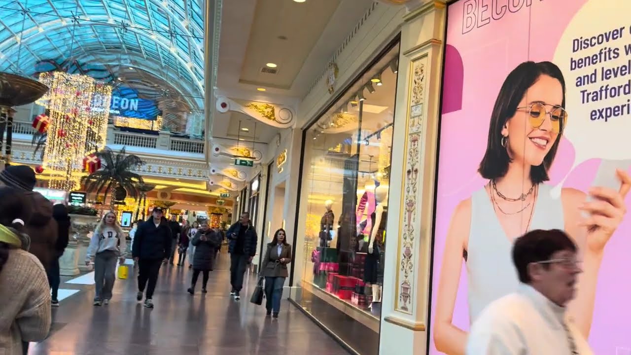 Christmas in Trafford Centre | The Largest Shopping Mall in The UK