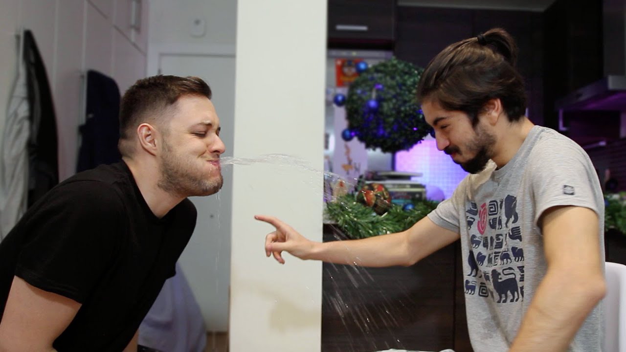 Intenta no re&iacute;rte con este video de humor