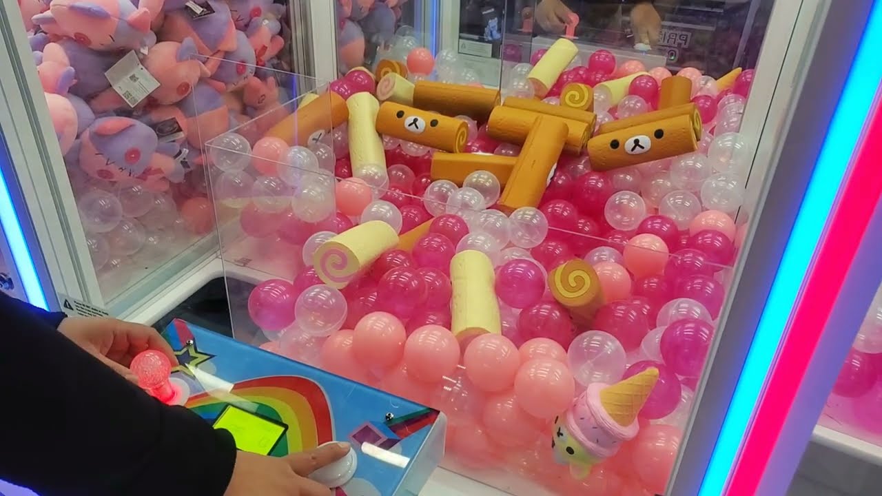 Round 1 claw machines 🕹 | The 'getting cooked' experience 😭🧸