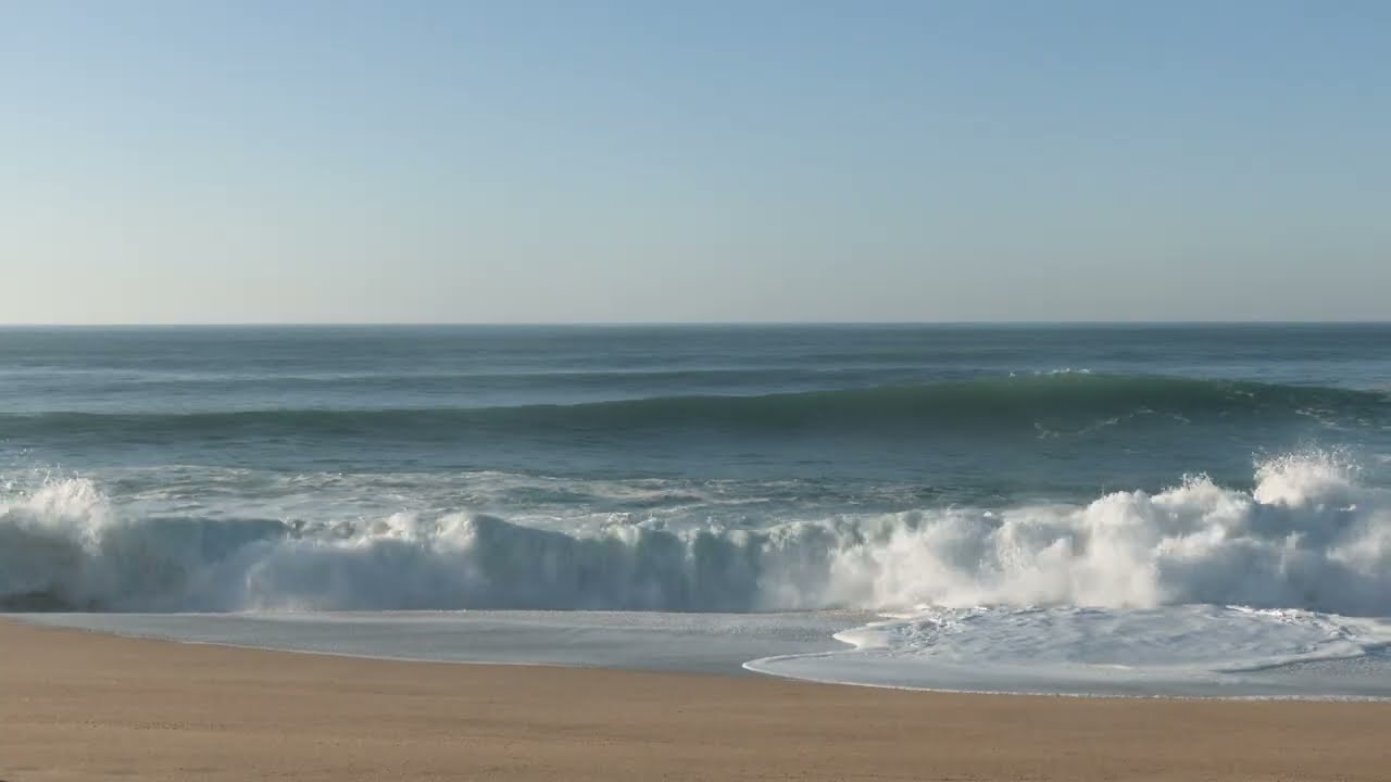 Relaxing Ocean Waves Crashing on the Beach - 3 Hours of Relaxing Sounds of Nature - 4K UHD