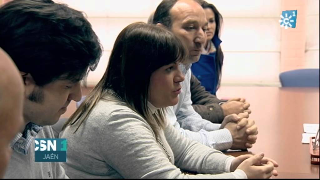 VECINOS DE SANTIAGO DE CALATRAVA RECLAMAN A FOMENTO EL ARREGLO DE LA CARRETERA A MARTOS
