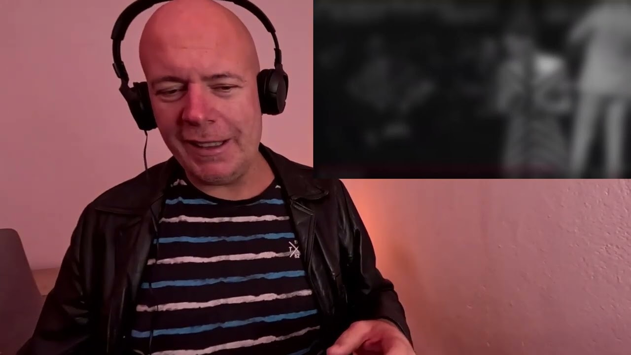Singer reacts to Hooverphonic  Mad About You