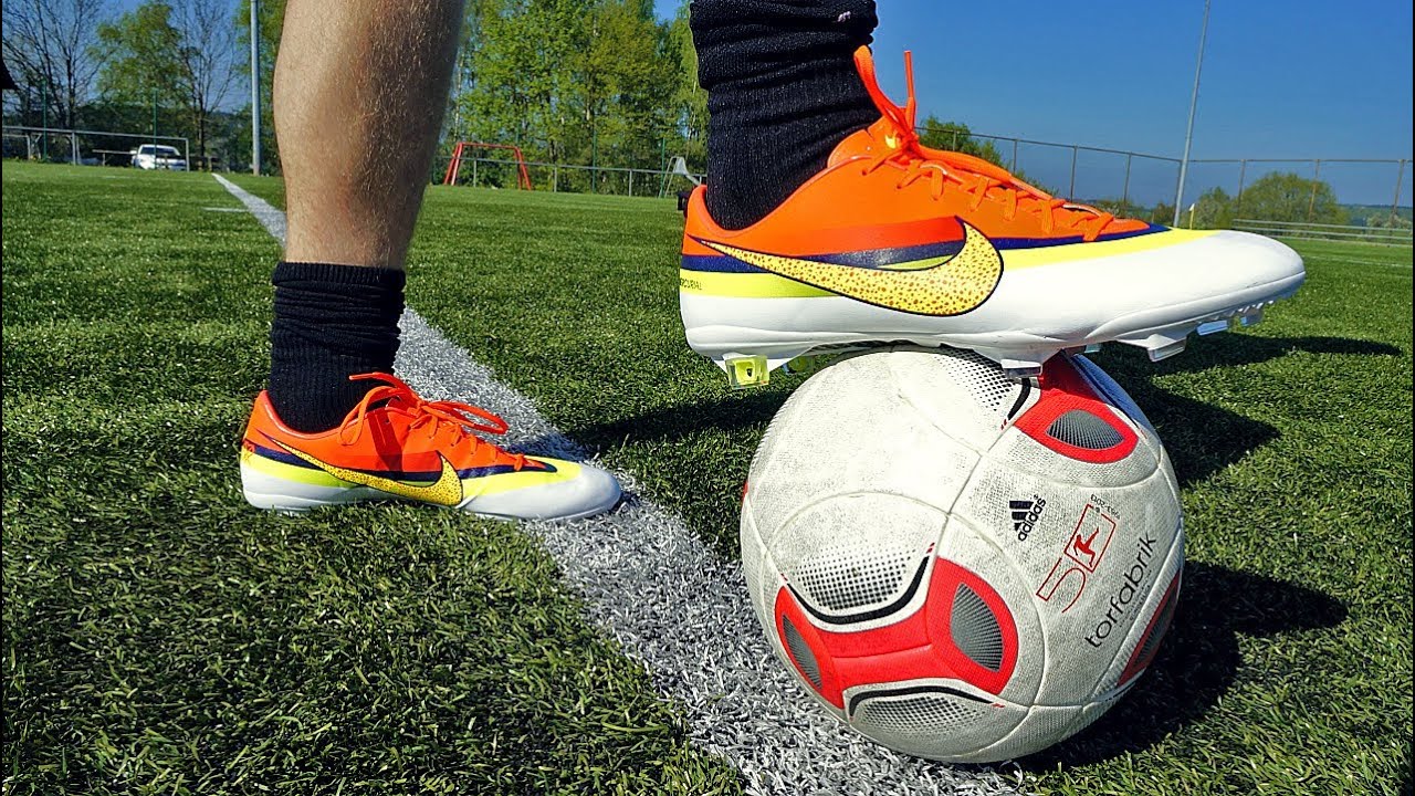 Cristiano Ronaldo: Nike Mercurial Vapor IX 9 CR7 Unboxing by f247