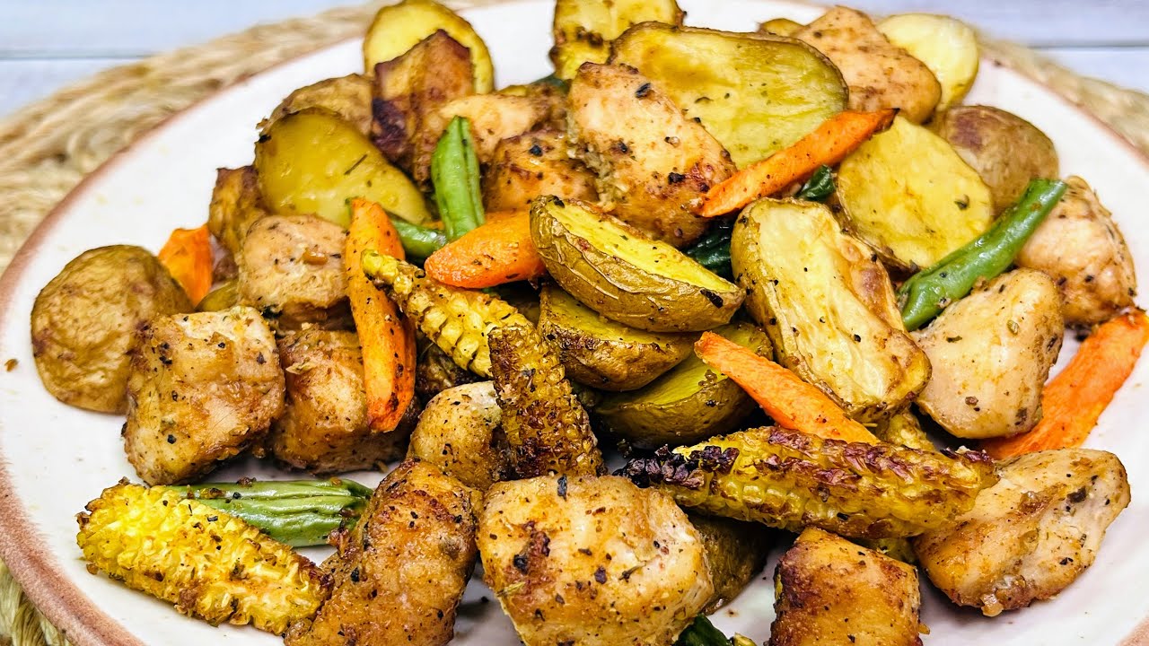Полезные куриные кусочки с овощами, приготовленные в аэрогриле | Рецепт закуски из курицы в аэрог...
