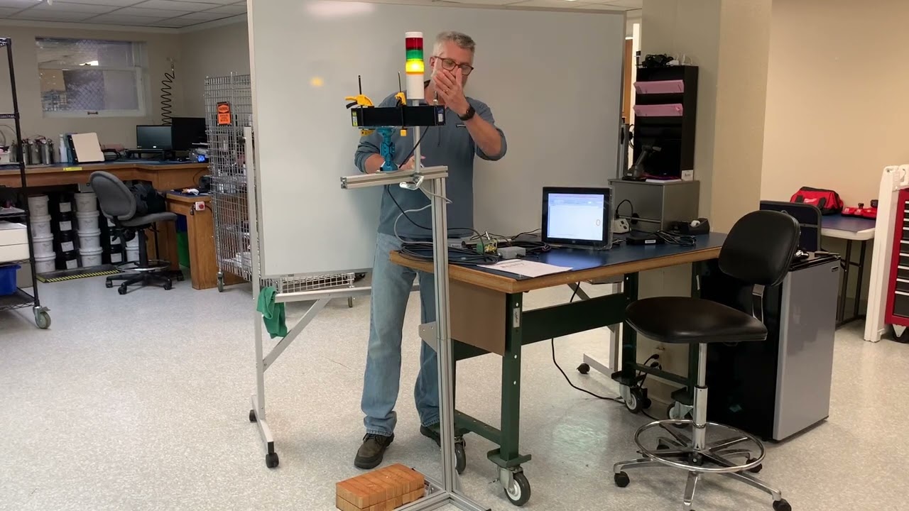 Counting sheet metal stacking with laser sensors