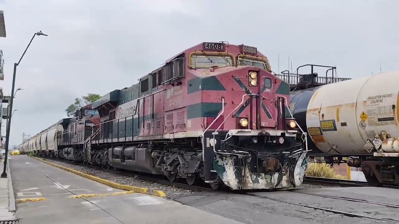 MIX DE TRENES DE FERROSUR EN EL DTTO ORIZABA 