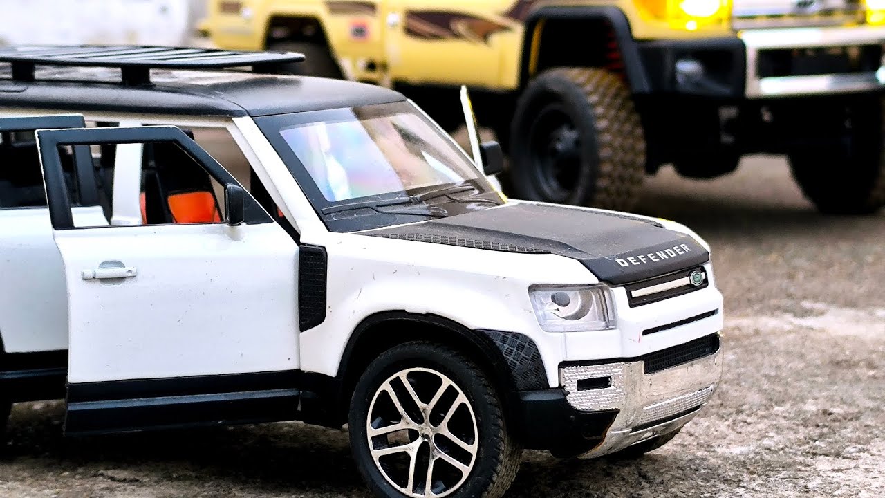 Which Toy SUV Is Better? Defender or Land Cruiser