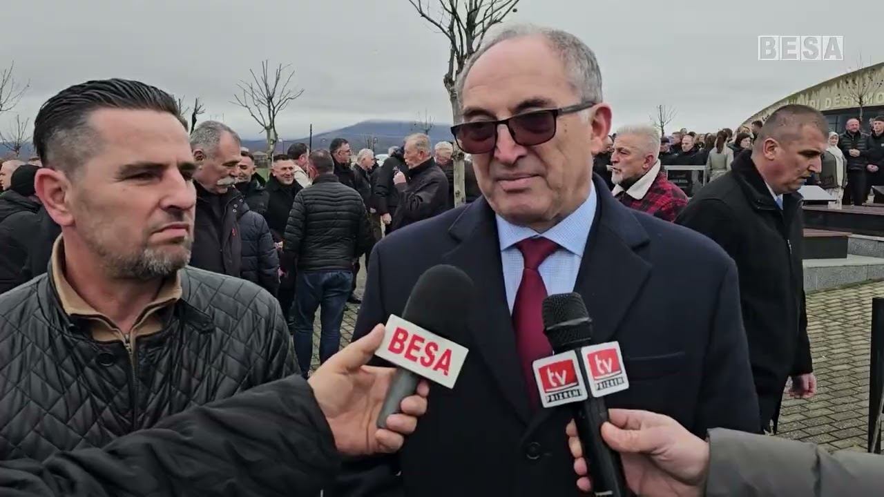 Me rastin e 18 vjetorit të Pavarësisë homazhe në varrezat e dëshmorëve në Landovicë