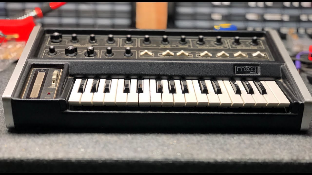 Vintage 1975 Moog Micromoog demo