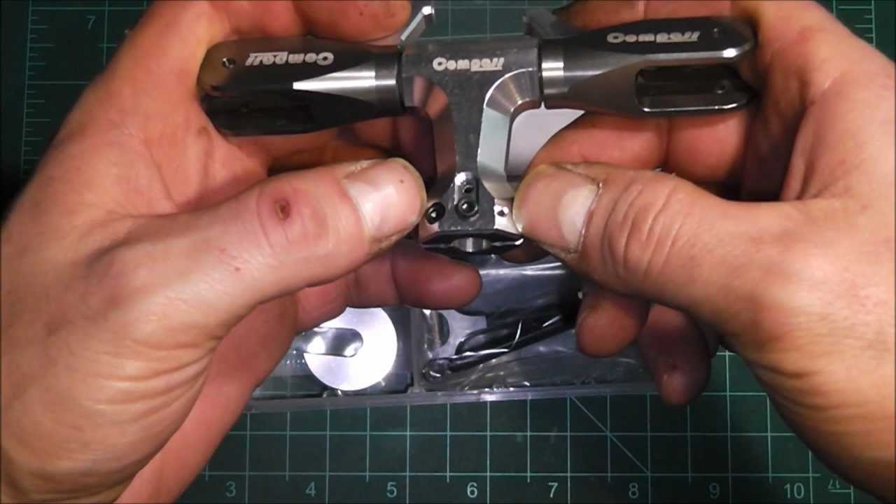 R/C Heli Tutorial #4 Rotor Head Assembly and Maintence Part 1