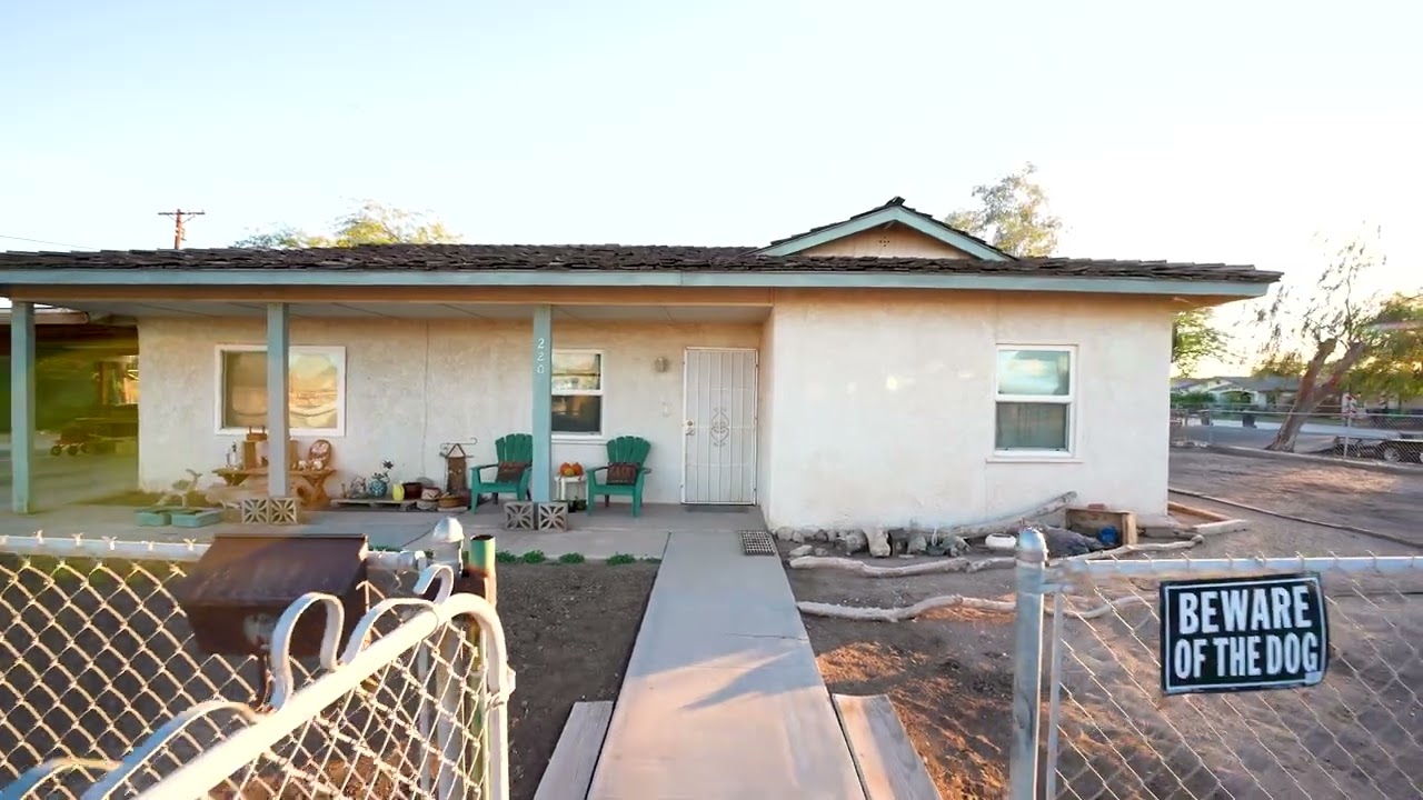 Single Story Home For Sale in Imperial, CA for $339,900