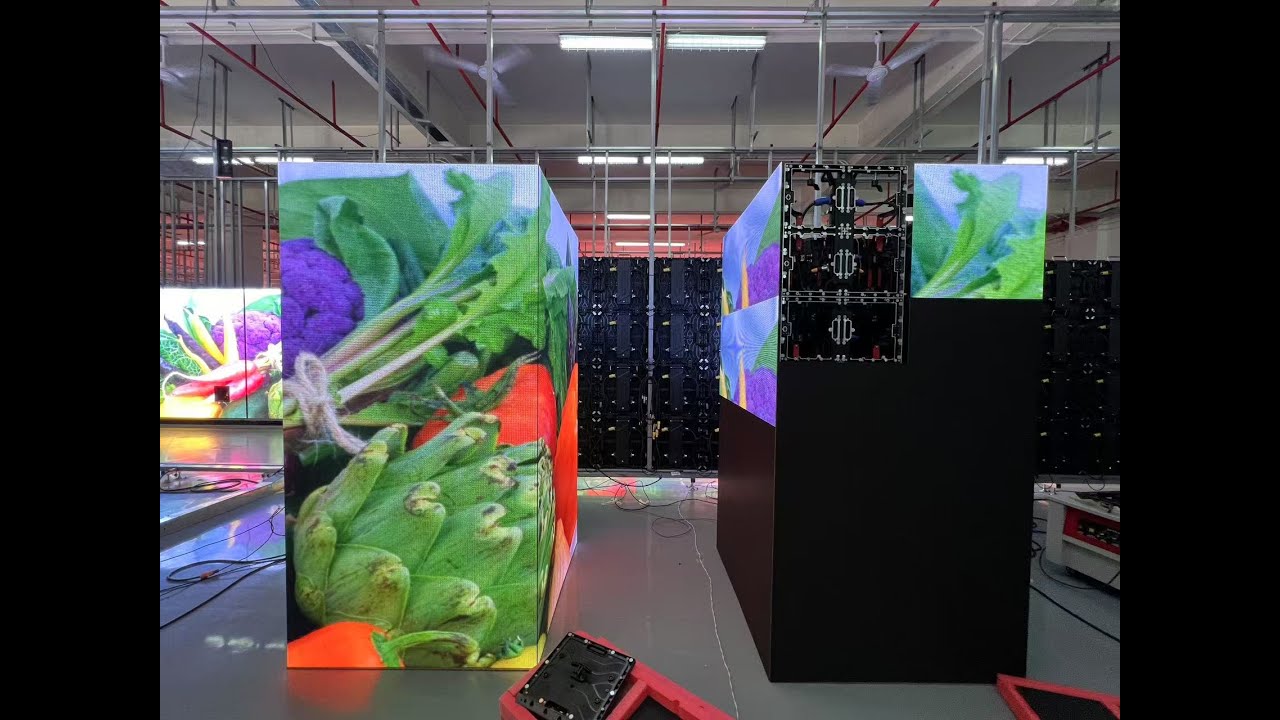 Tailored P2.6 LED Pillar Display 500x500 Seamless Light weight Panel Reliable Factory Vendor Aging