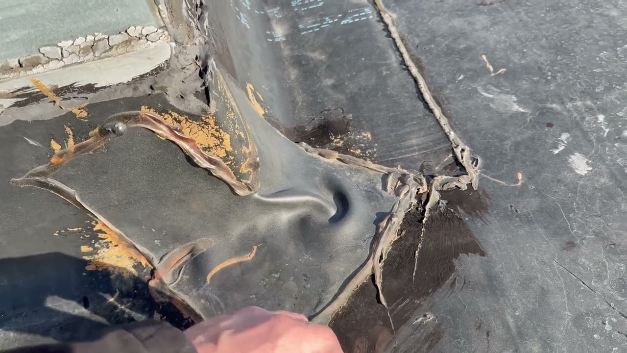 EPDM Flat Rubber Roof Leak inspection