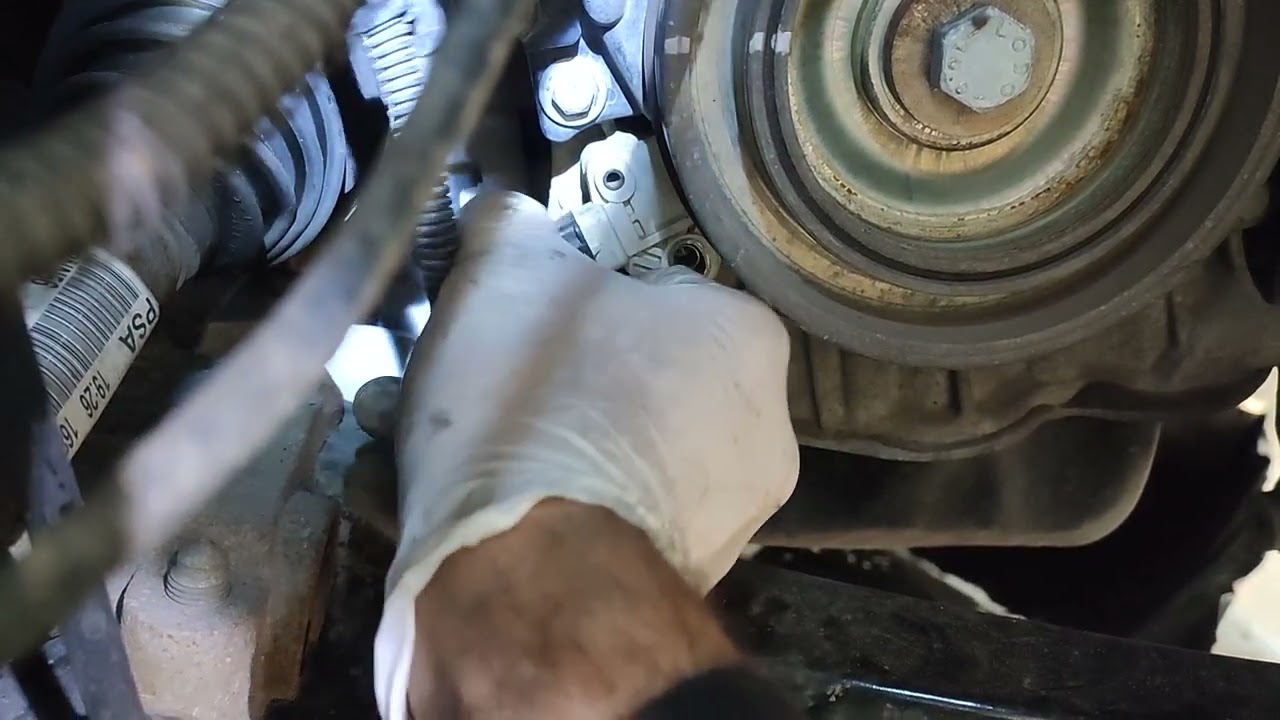 20 HDi 136 LE RHR főtengely jelad&oacute; helye &eacute;s kiszerel&eacute;se ( Crankshaft sensor location and removal )