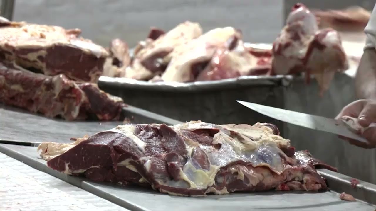 Argentine steak exports drop as strong peso inflates costs | REUTERS