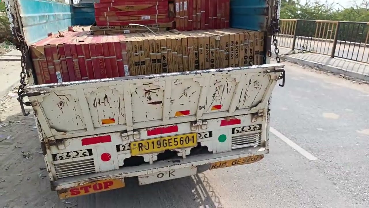 Mahindra bolero pickup load gaadi Di me 4500 k.g load full loading pickup #mahindra #viralvideos 😱😱