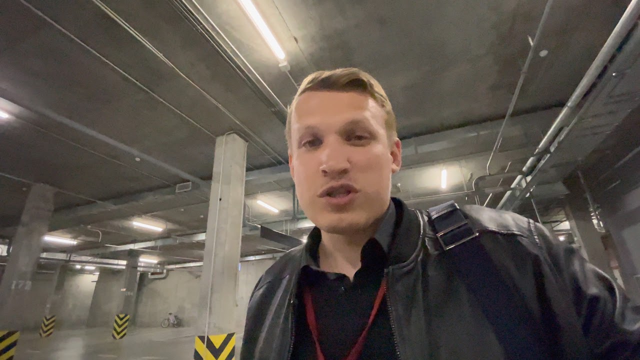 Обзор подземной парковки в ЖК Ньютон, подъезд, лифт и прочие фишки.