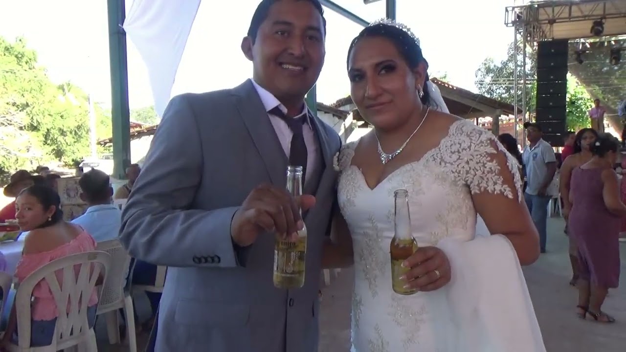 La Luz Roja de San Marcos en el Tejolote, Mpio., de Tecoanapa, Gro. México Boda de Leonor y Daniel