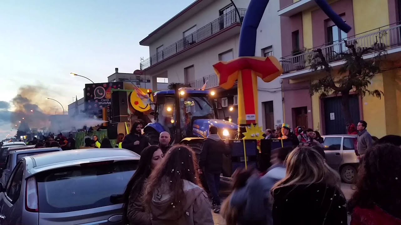 Carri allegorici a San Pancrazio Salentino il 15/02/2015.