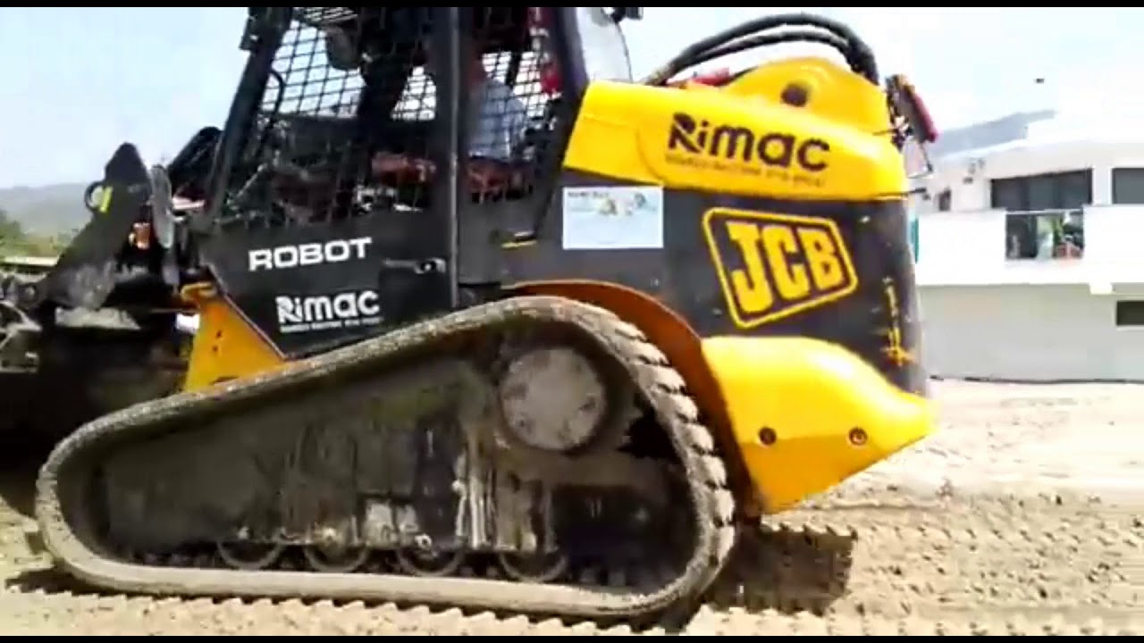 MASO srl - Sistemazione spiaggia con minipala e trattore