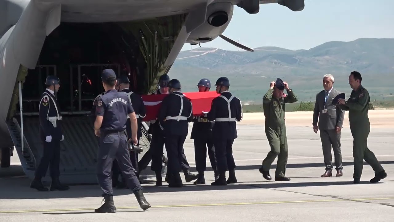 Sivas Şehidini Gözyaşlarıyla Karşıladı