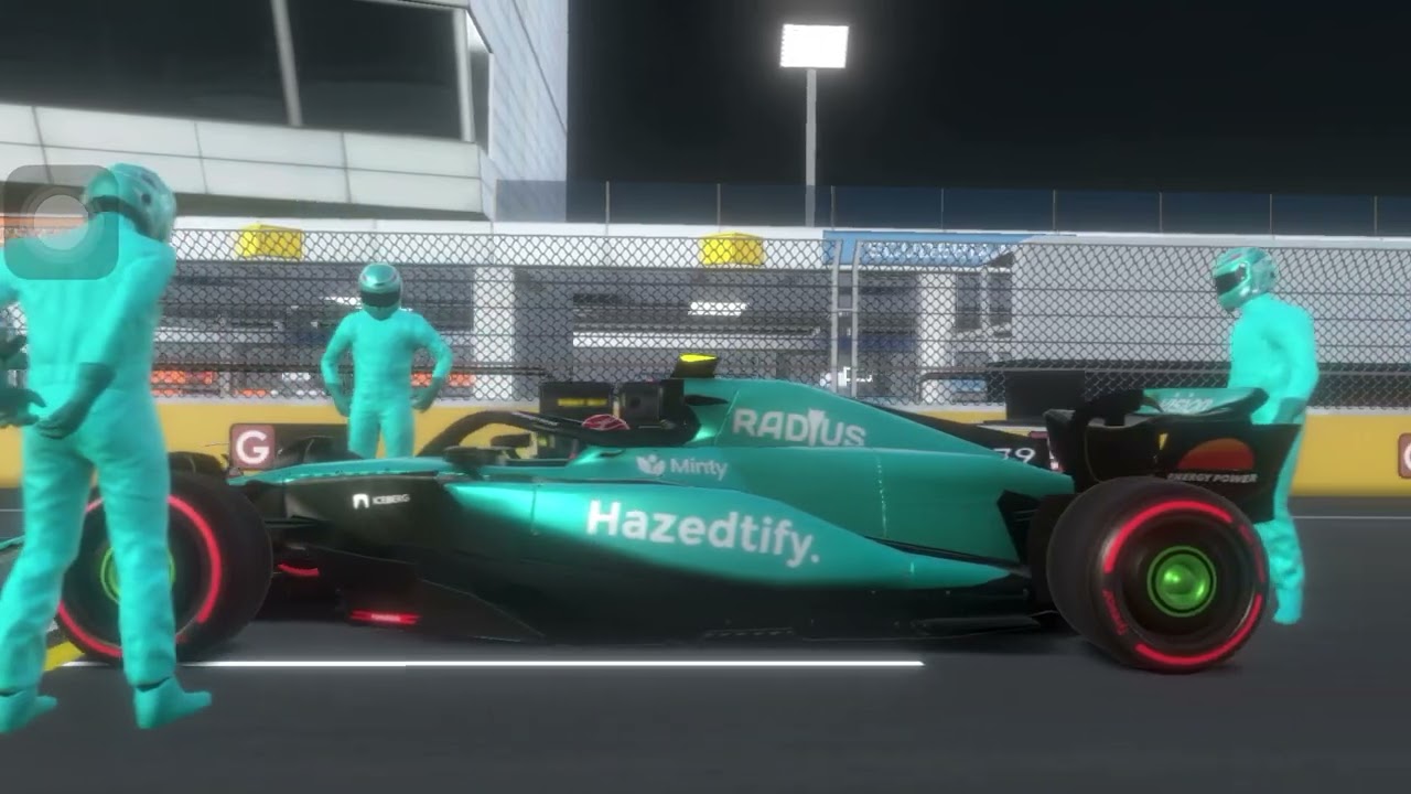 F1 race and pit stop gameplay