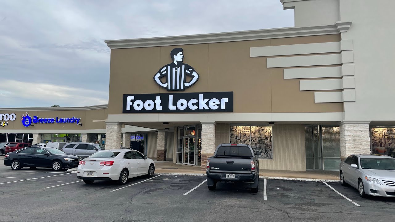 Vlog of the new Footlocker Community store in Houston, Tx (13711 Westheimer)
