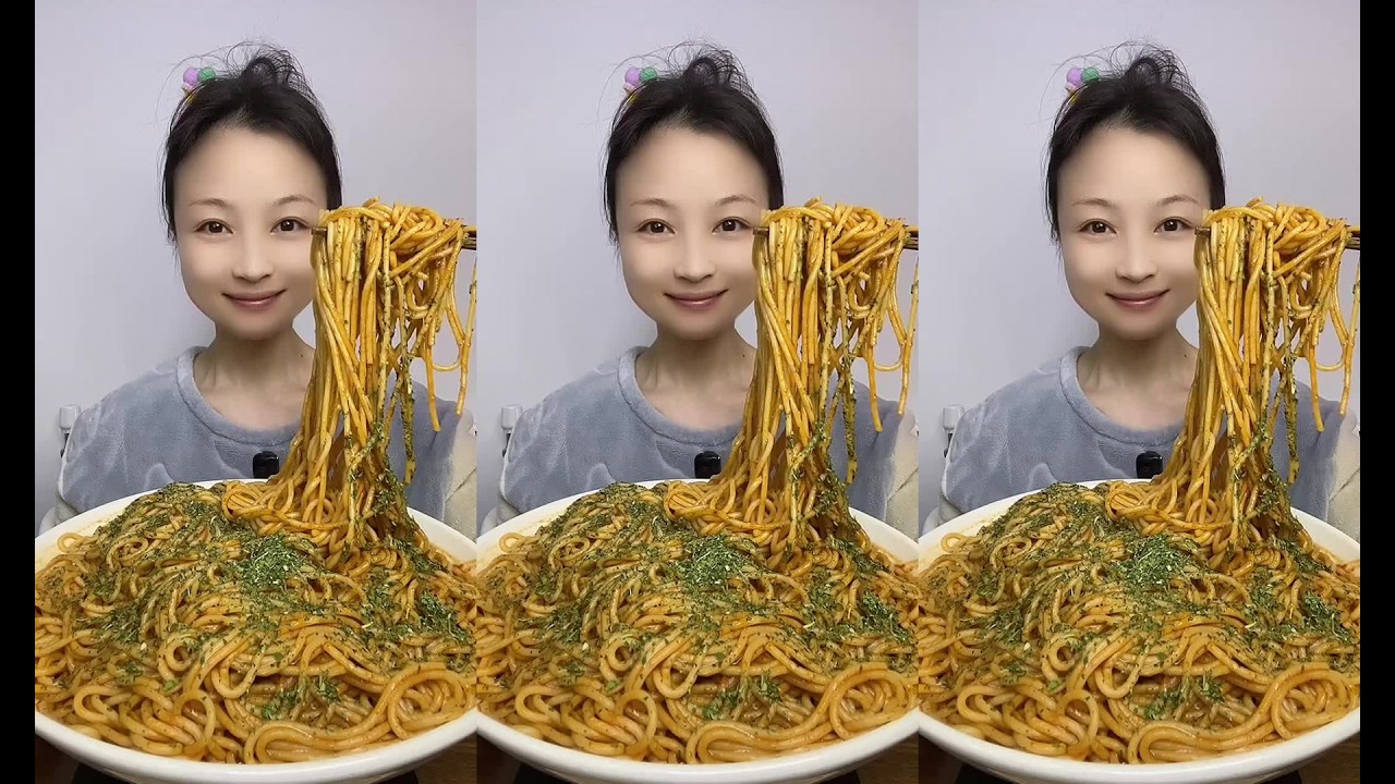 CHINESE MUKBANG SWEETFOOD,CAKE EATING SHOW EATING SPICY NOODLES YummyMukbang