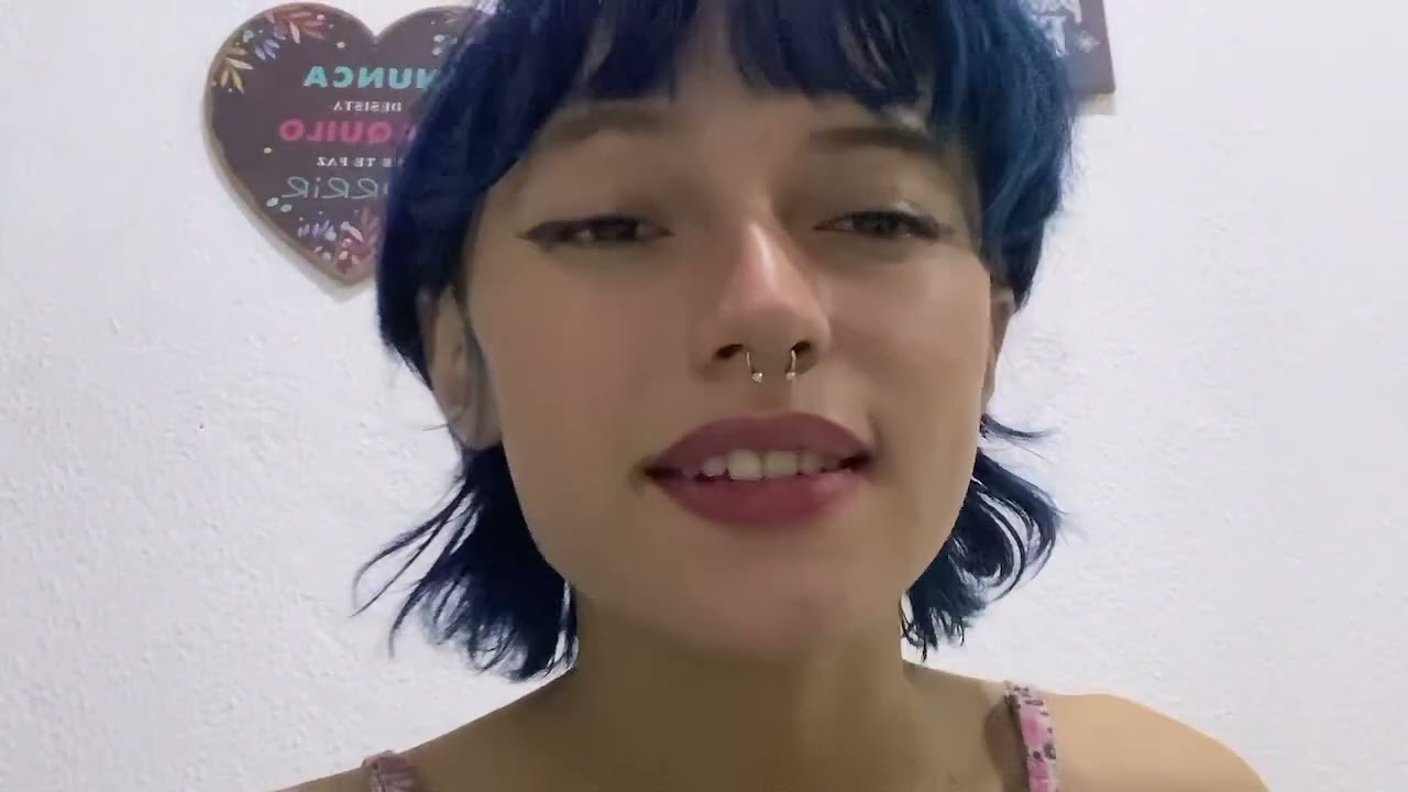 ASMR fazendo sua make gótica (tappings, spit painting and mouth sounds)