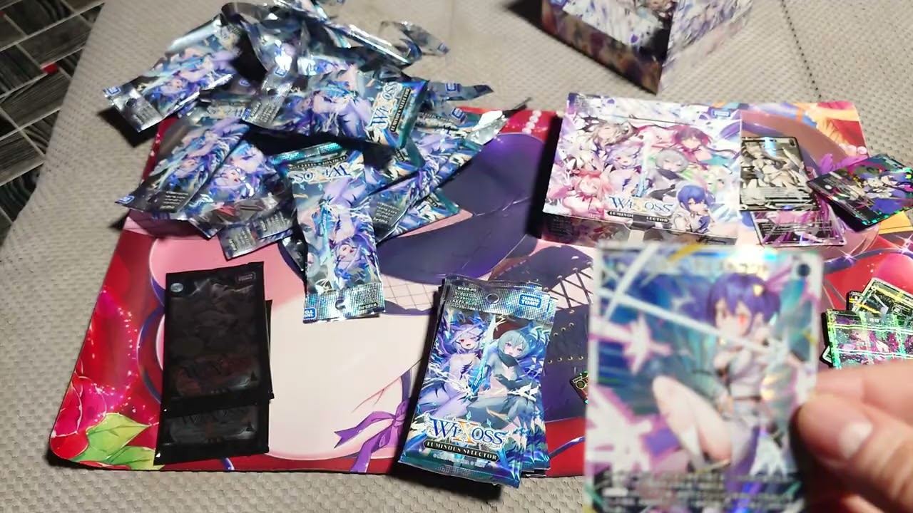 Wixoss Luminous Selector pack opening