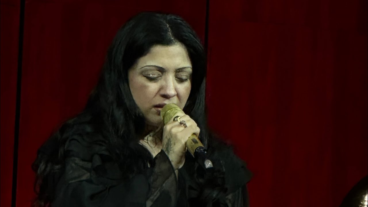 Dios Nunca Muere - Mon Laferte (Palacio de Bellas Artes)