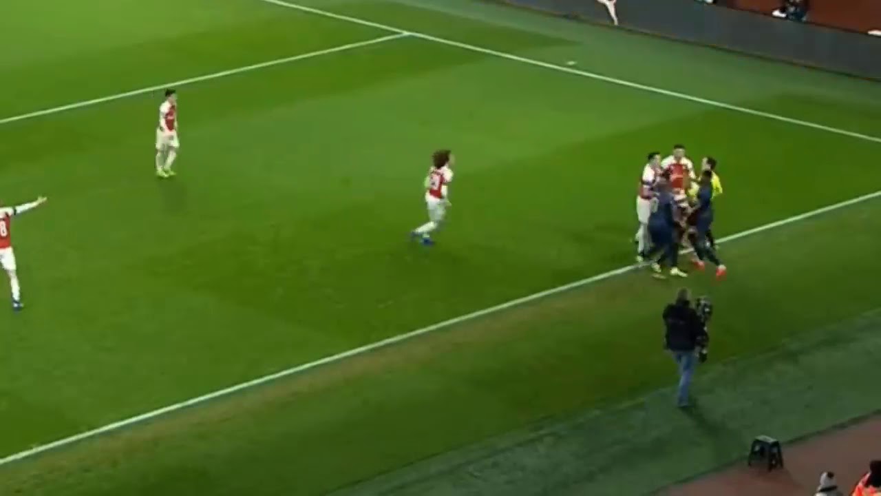 Lingard Defending Rashford In A Fight Against Arsenal Players 😱
